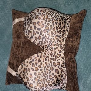 Cacique Bra. Multi Way Strapless. Size 44H. Animal Print.